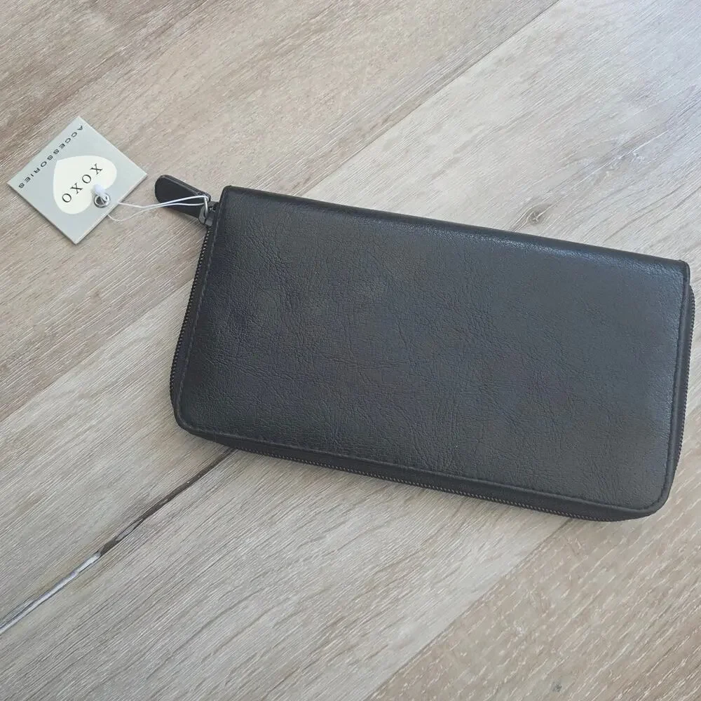 Vintage XOXO Black Emma Pebbled Faux Leather Vinyl  Zip Around Rectangle Wallet